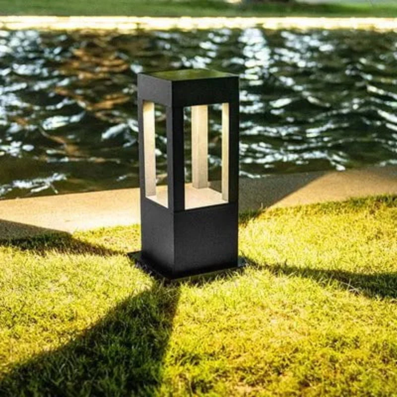 Modern Solar Path Light | Black Metal Garden Bollard Small