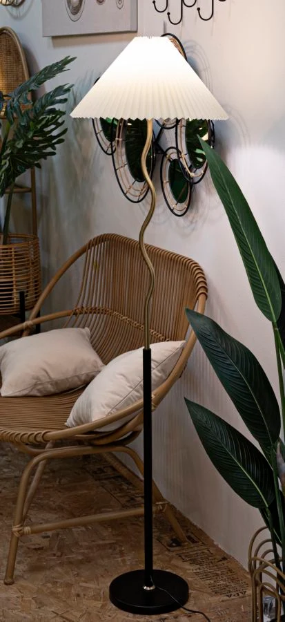 Glam lampe i jern og plast – 46x172 cm