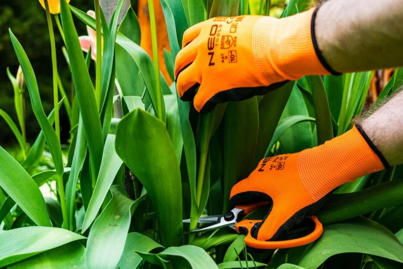 NEO TOOLS arbejdshandsker i polyesterblanding med nitrilbelægning, str. 10, flerfarvede, 1 par