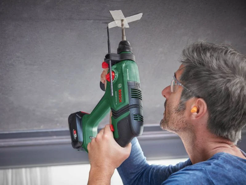 Bosch Universal 18 V borehammer uden batteri