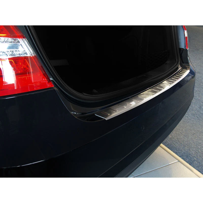 Avisa, Bagkofangerbeskytter, Rustfritstål, passer til Mercedes E-Class W212 Sedan 2009-2013 incl. AMG 'Ribs'