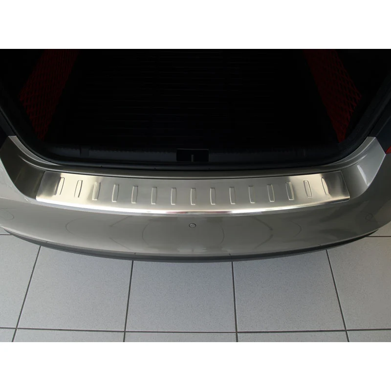 Avisa, Bagkofangerbeskytter, Rustfritstål, passer til Skoda Rapid 2012-2017 & FL 2017- 'Ribs'
