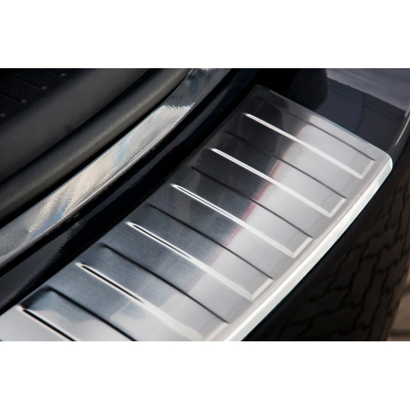 Avisa, Bagkofangerbeskytter, Rustfritstål, passer til Toyota Avensis III Sedan Facelift 2015- 'Ribs'