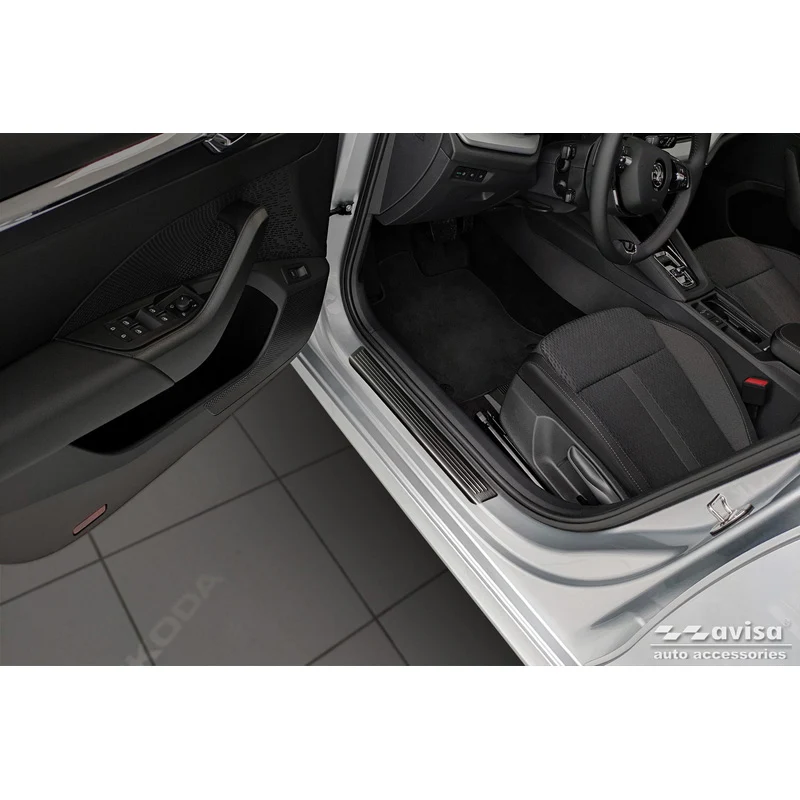 Avisa, Trinbeskyttere, Sort, Rustfritstål, passer til Skoda Octavia IV Sedan/Kombi 2020-2024 & FL 2024- 'Lines' - 4-dele