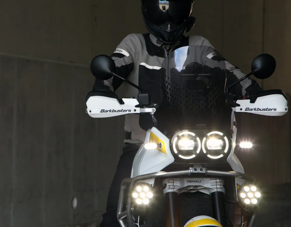 Kørelysfæste - OEM Crashbar adapter - Ducati DesertX DENALI Electronics