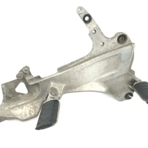 Honda ST 1100 SC26 Pan European [1990] - Fodstøttesystem højre fodstøtteholder