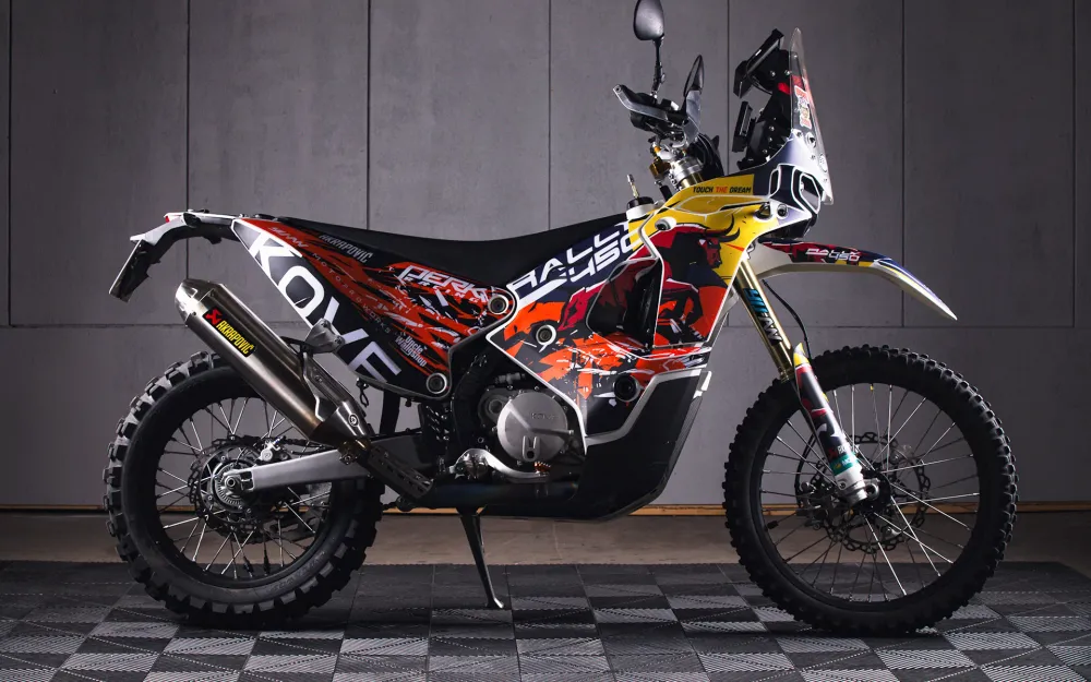KOVE 450 Rally DEKOR - "Striker" (Alpha)