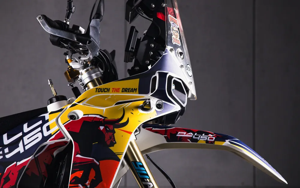 KOVE 450 Rally DEKOR - "Striker" (Alpha)