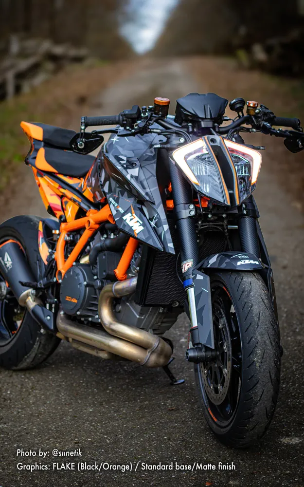 KTM 1290 Super Duke R 2020 - 2023 DEKOR - "Flake" (Sort/Orange)