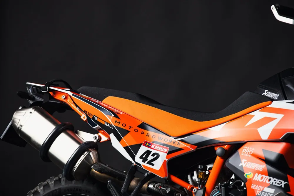 KTM 790/890 Adventure R/S DEKOR - "Nomadic" (Hvid/Blå/Orange)
