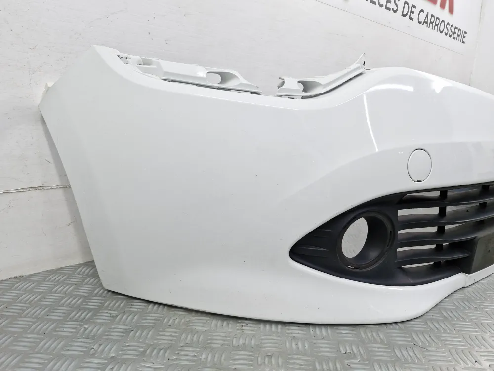 Original front bumper Renault Clio 4 Phase 1 used (07/2012 - 12/2016)