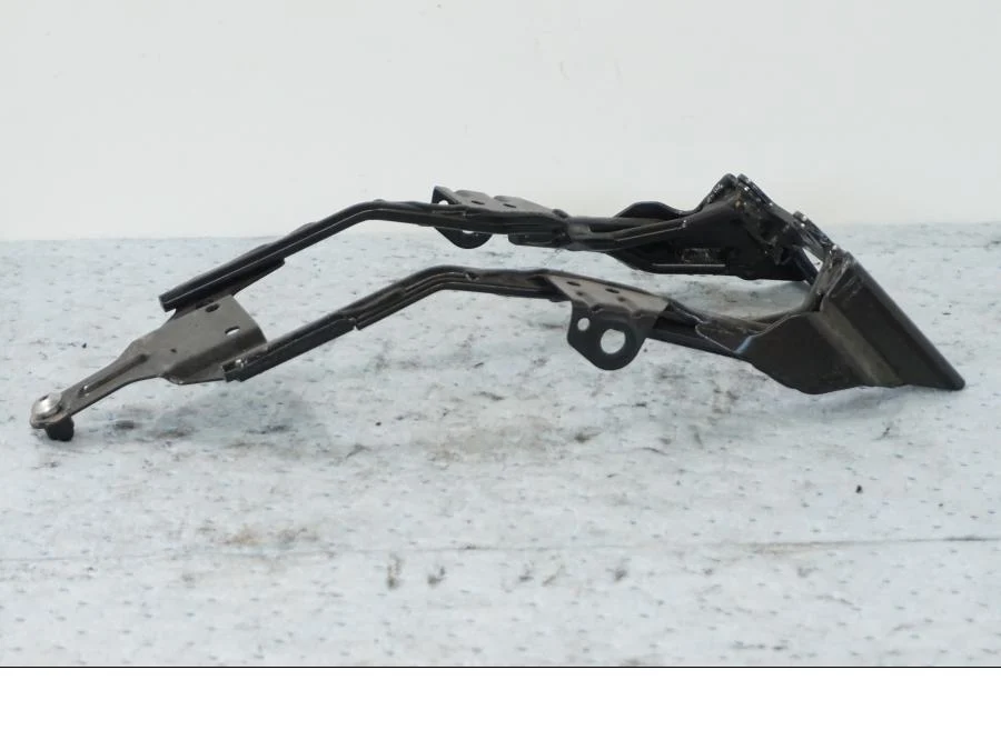 Bageste skærmstag Suzuki