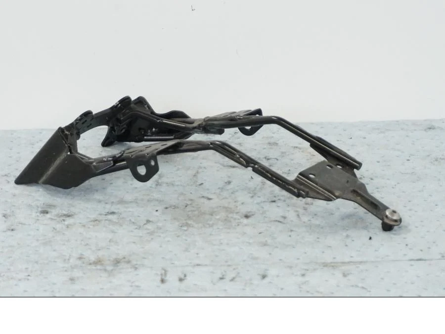 Bageste skærmstag Suzuki