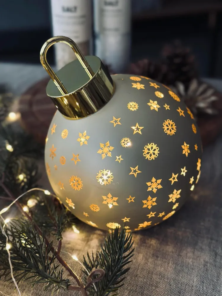 Julekugle med led vivid - Guld