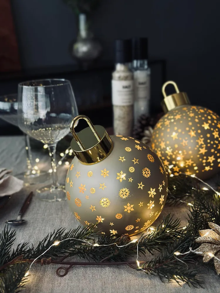 Julekugle med led vivid - Guld