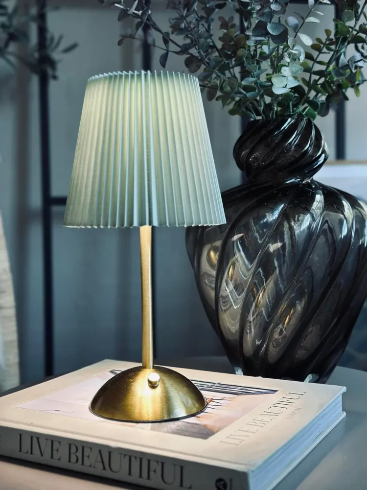 LED bordlampe Large Plisse´ - power-cell