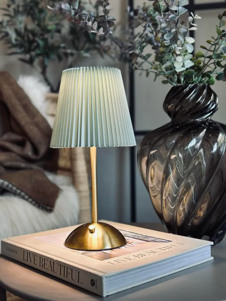 LED bordlampe Large Plisse´ - power-cell