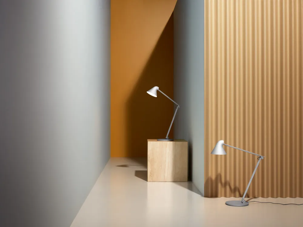 NJP Bordlampe LED 2700K Vivid alu grå