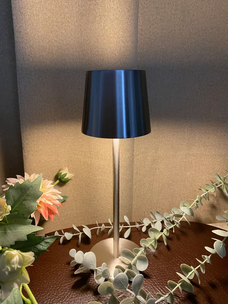 Bordlampe med touch i sølv 27,5 cm