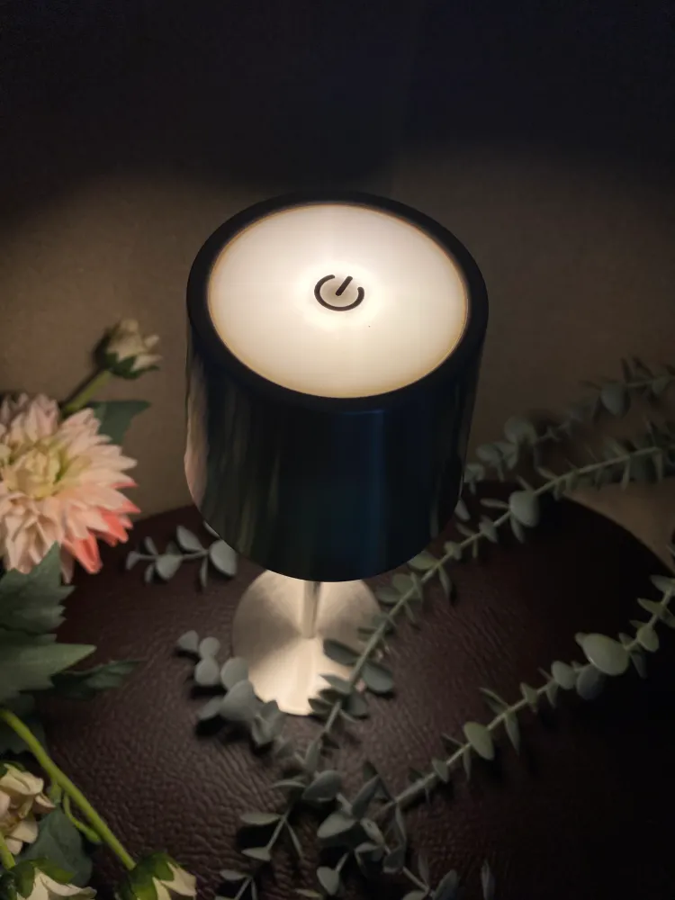 Bordlampe med touch i sølv 27,5 cm