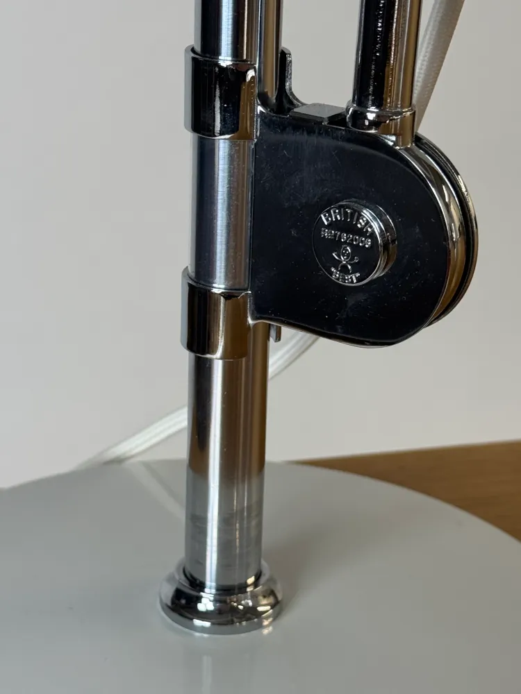 Gubi Bestlite BL1 – Hvid/Krom