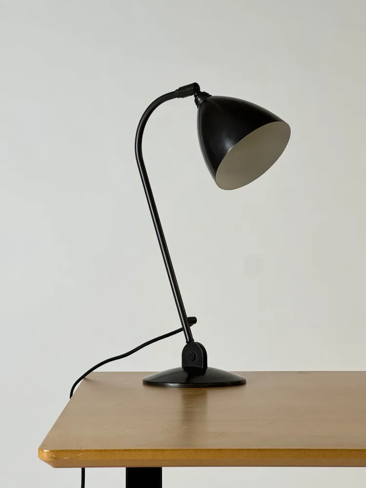 Gubi Bestlite BL2 – Black Warm alloy
