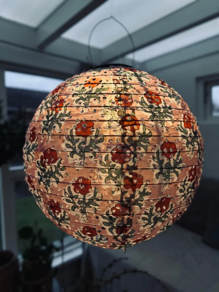 Lampe med solceller – Flower dia 40cm Rose