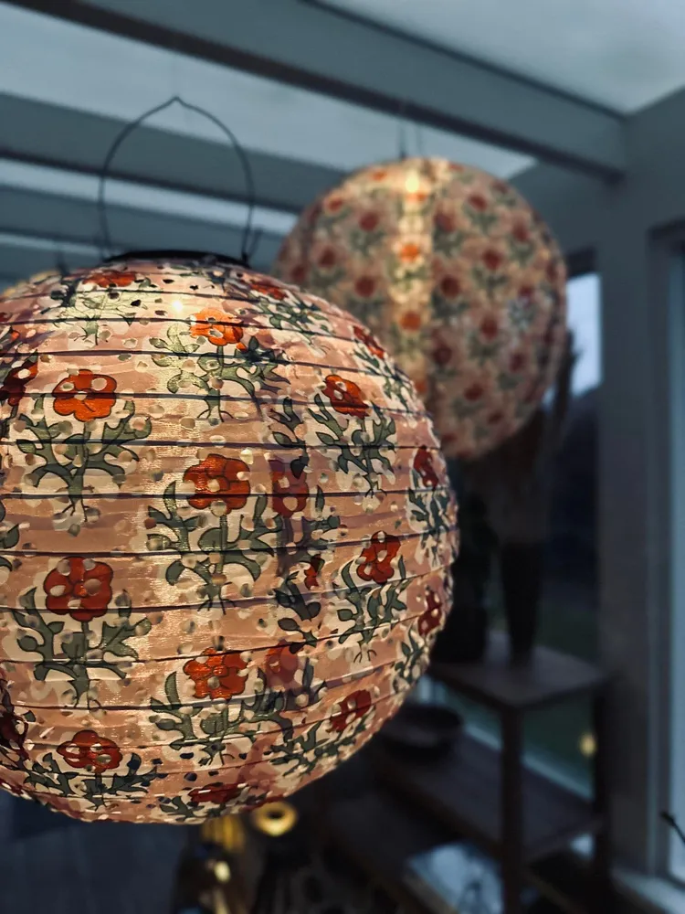 Lampe med solceller – Flower dia 40cm Rose