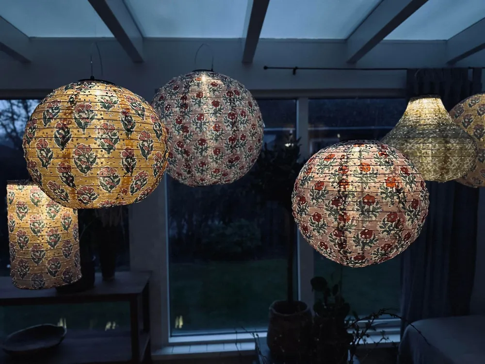 Lampe med solceller – Flower dia 40cm Rose