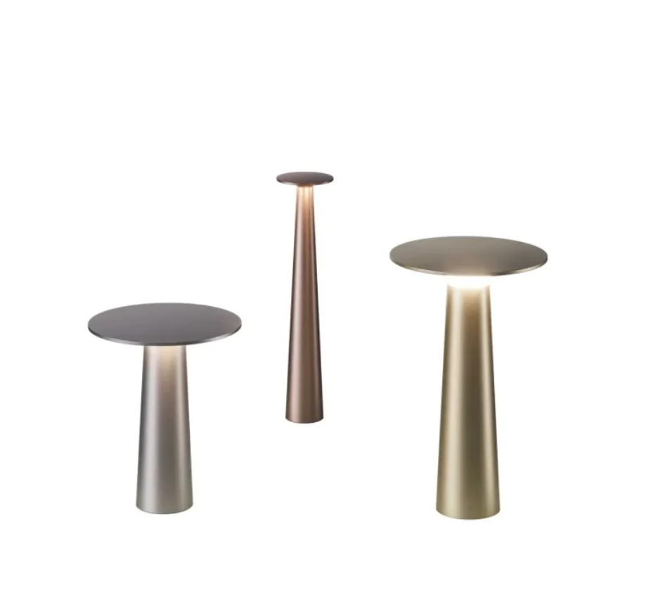 Lix Travel bordlampe fra IP44 Sort