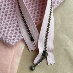 Lynlås til Honey Washbag (23 cm) - Pudderrosa