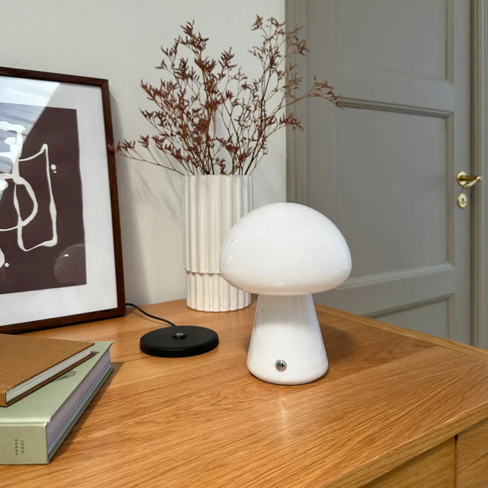 Morkel Mushroom bordlampe Dyberg-Larsen Outdoor Use Hvid