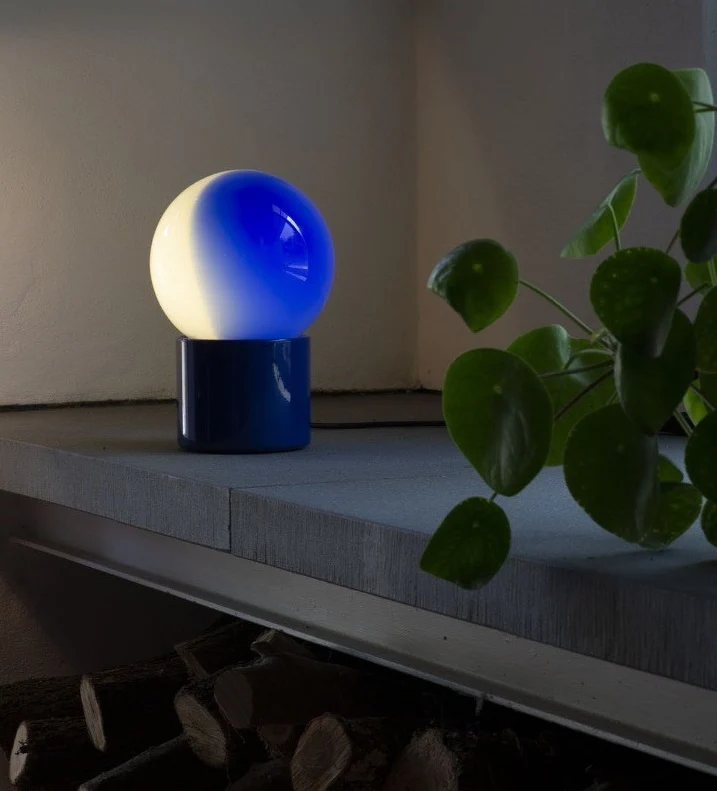 Pulce bordlampe fra Martinelli Luce Damp Location Rated Hvid