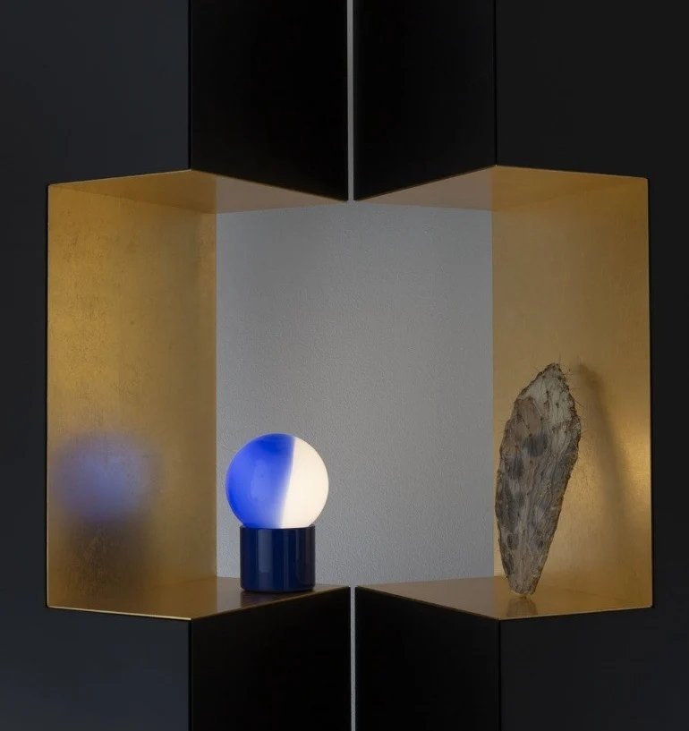 Pulce bordlampe fra Martinelli Luce Damp Location Rated Hvid