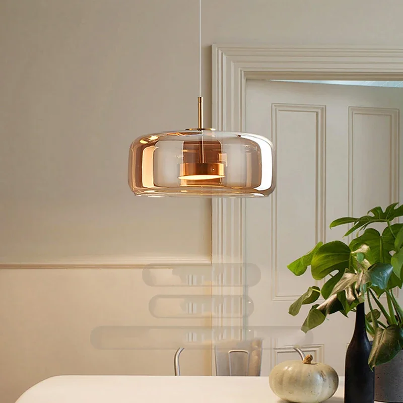 Damp Rated Sleekchic - lysekrone med glaskuppel Sort