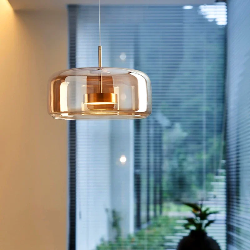 Damp Rated Sleekchic - lysekrone med glaskuppel Sort