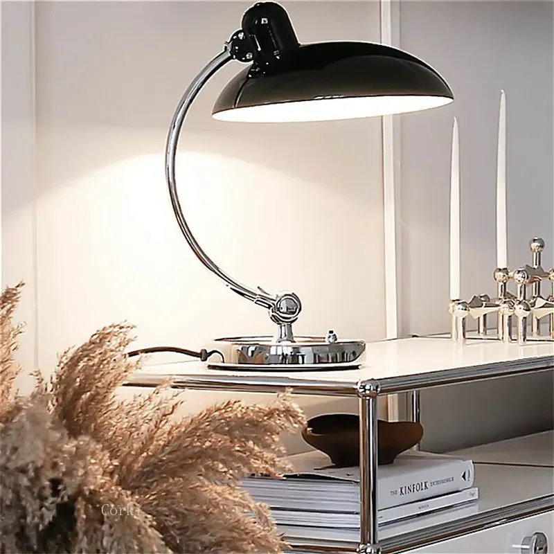 Scandinavianglow - dansk bordlampe Hvid