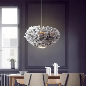 Dreamy Feather chandelier - skillfully made, justerbar pendel Graa
