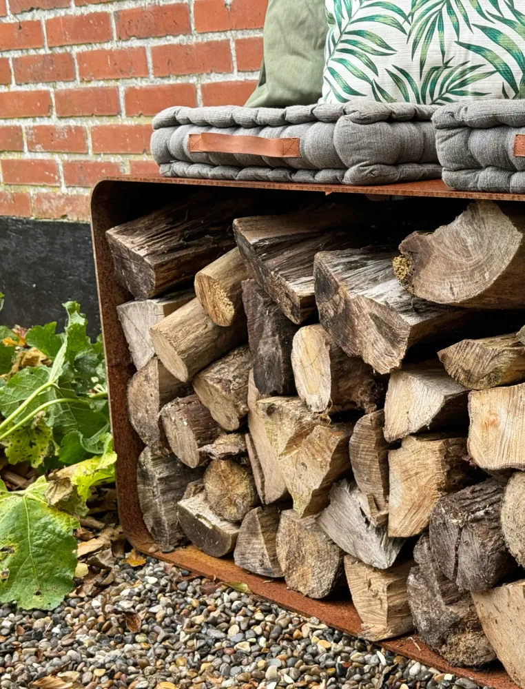 Brændeskjul/bænk i corten alloy