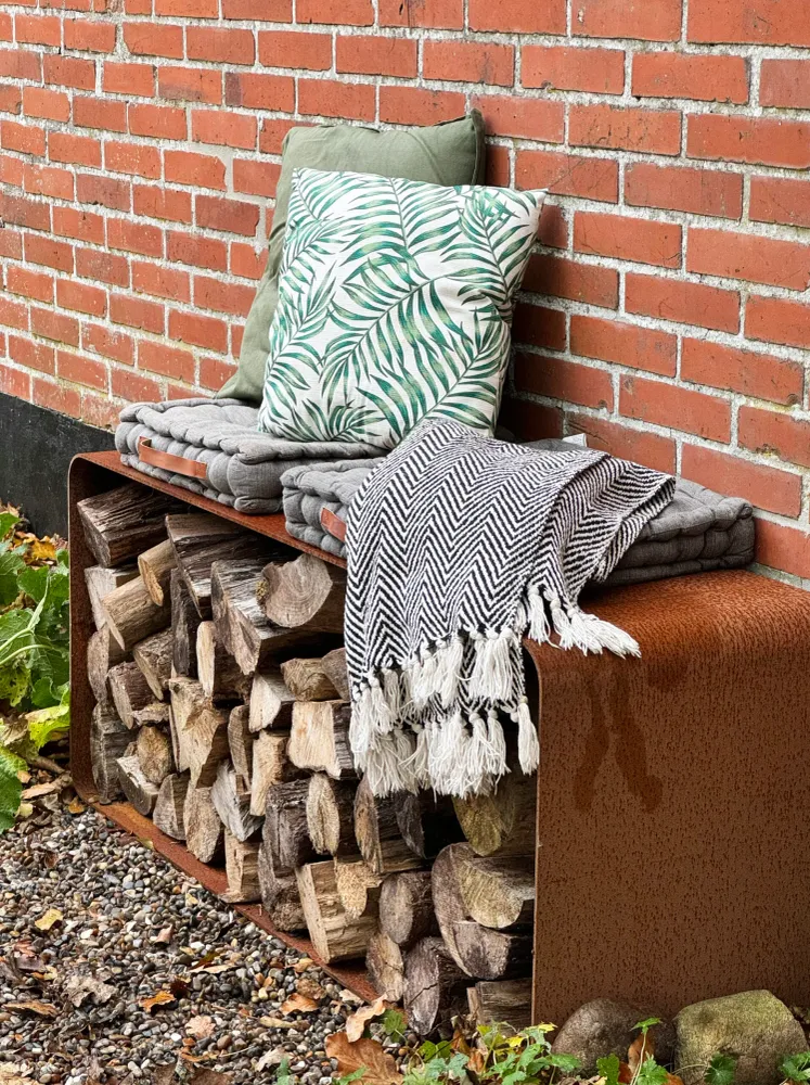 Brændeskjul/bænk i corten alloy