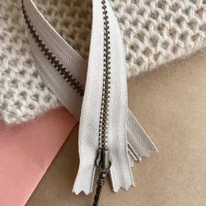 Lynlås til Honey Washbag (23 cm) - Sand