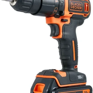Black & Decker 18 V slagboremaskine med 2 x 1,5 Ah batterier og taske
