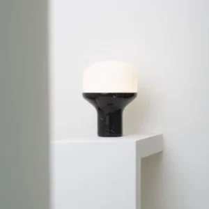Delux bordlampe fra Martinelli Luce Vibration Reduction Sort