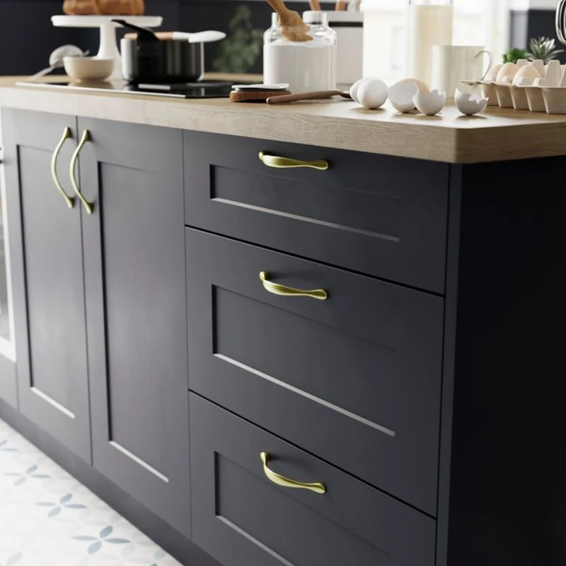 GoodHome Chervil bue møbelgreb 158 mm i børstet messing
