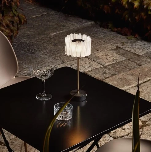 Heavy Duty Accordéon transportabel bordlampe fra Slamp Hvid