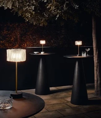 Heavy Duty Accordéon transportabel bordlampe fra Slamp Hvid