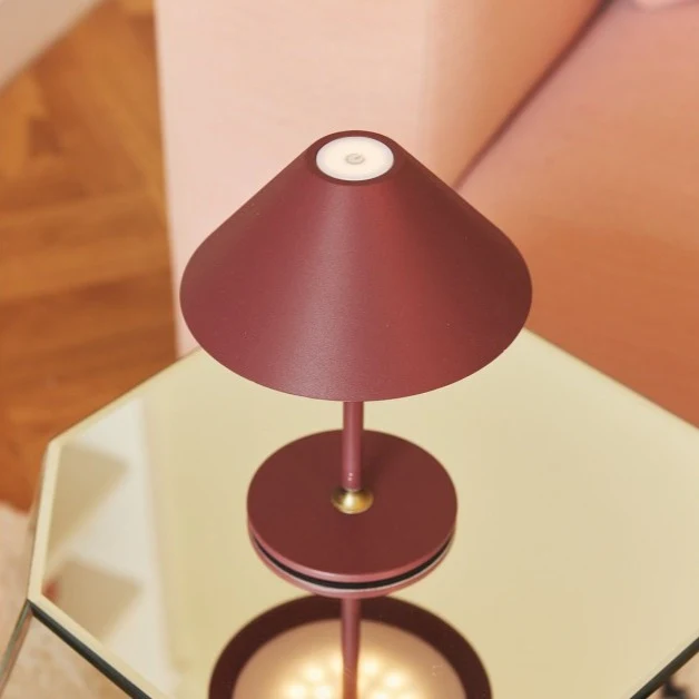 Impact Ready Hygge bordlampe fra Halo Design Graphite