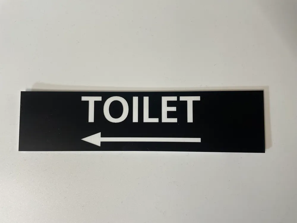 Industrial Strength Skilt toilet + pil venstre 20