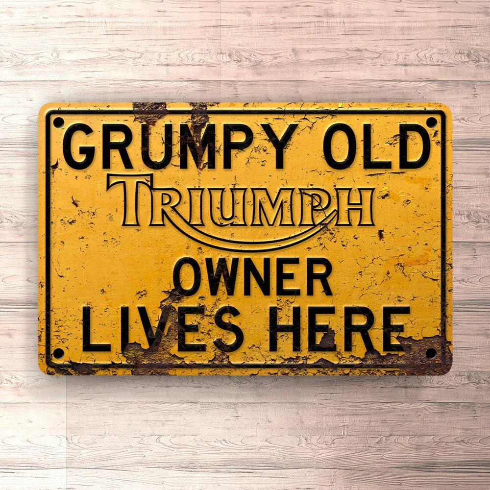 Industrial Strength Triumph Grumpy Aged Triumph Owner Lives Here Skilte, Musemåtte, Dørmåtte