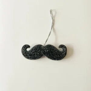 Perlebroderet Moustache